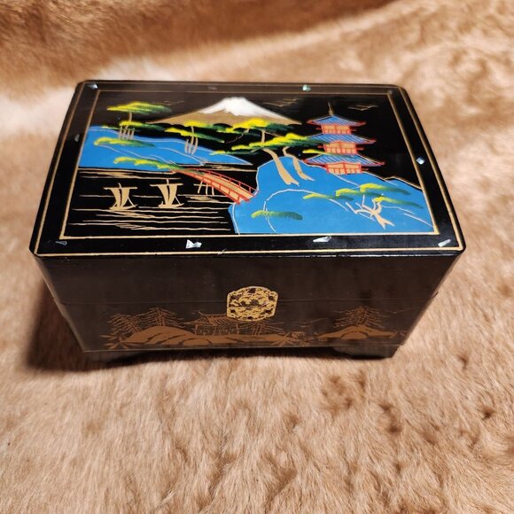 Antique Japanese Lacquered Music Box With Geisha Ballerina & Scenic Design Shell - Picture 1 of 14